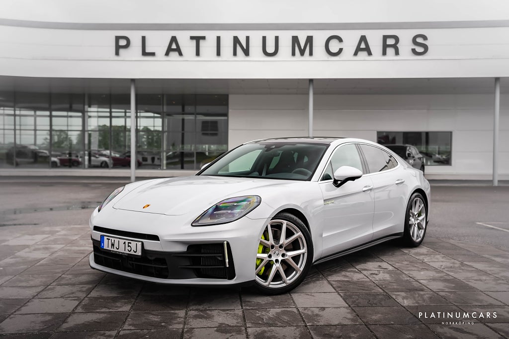 Porsche Panamera 4 E-Hybrid PDK 470hk 2024 / Pepita / Sv.såld