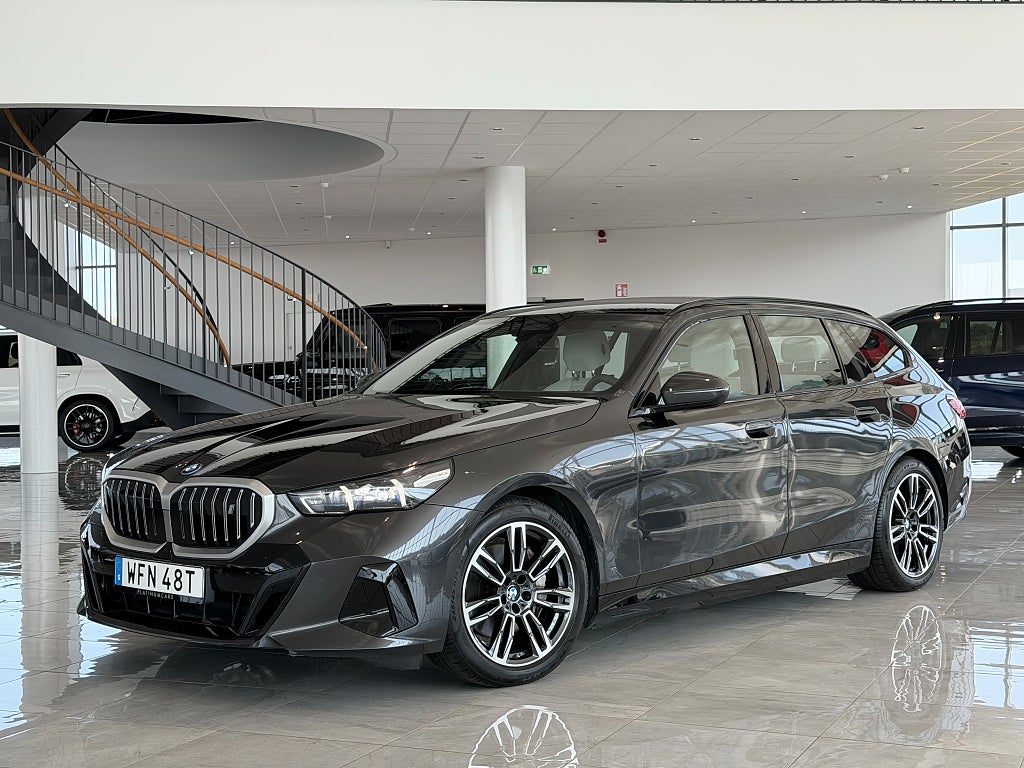BMW i5 eDrive40 Touring M Sport 340hk / Connected Prof / H&K