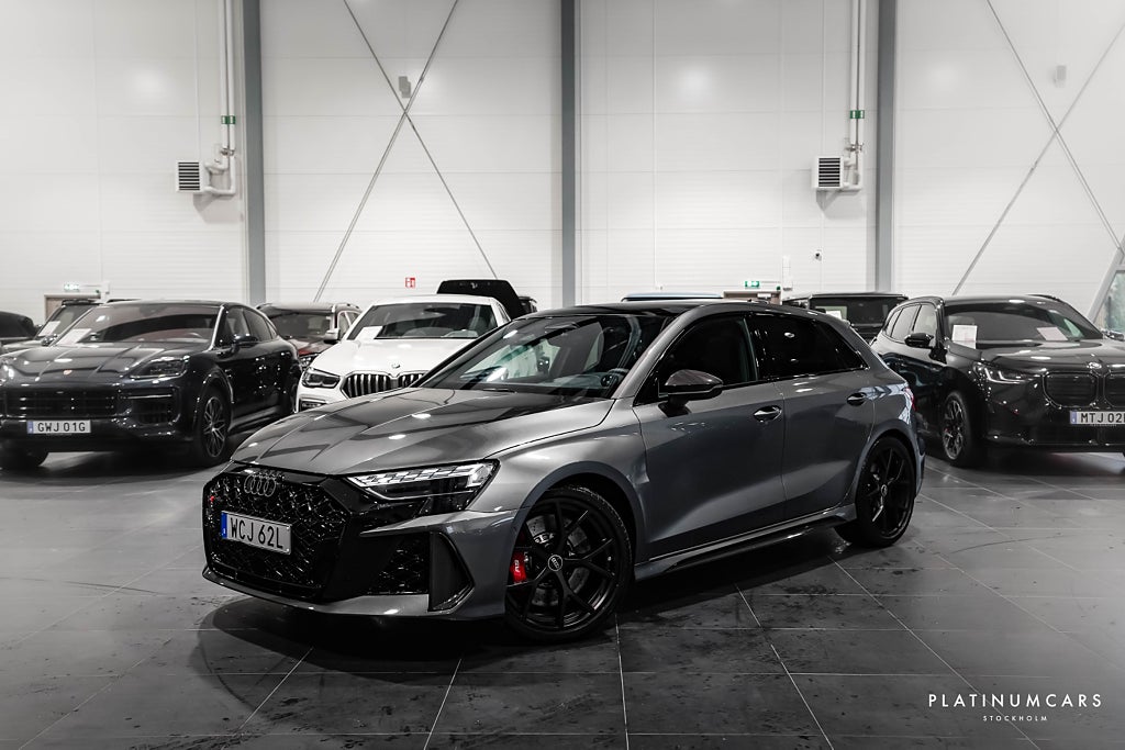 Audi RS3 Sportback 400hk 2026 / Kolfiber / Pano / RS Avgas