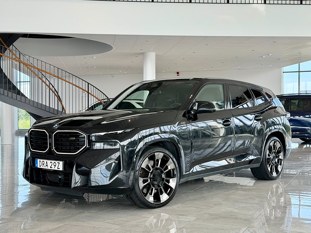 BMW XM xDrive 653hk / B&W / Connected Prof / 360° / Navi / HUD