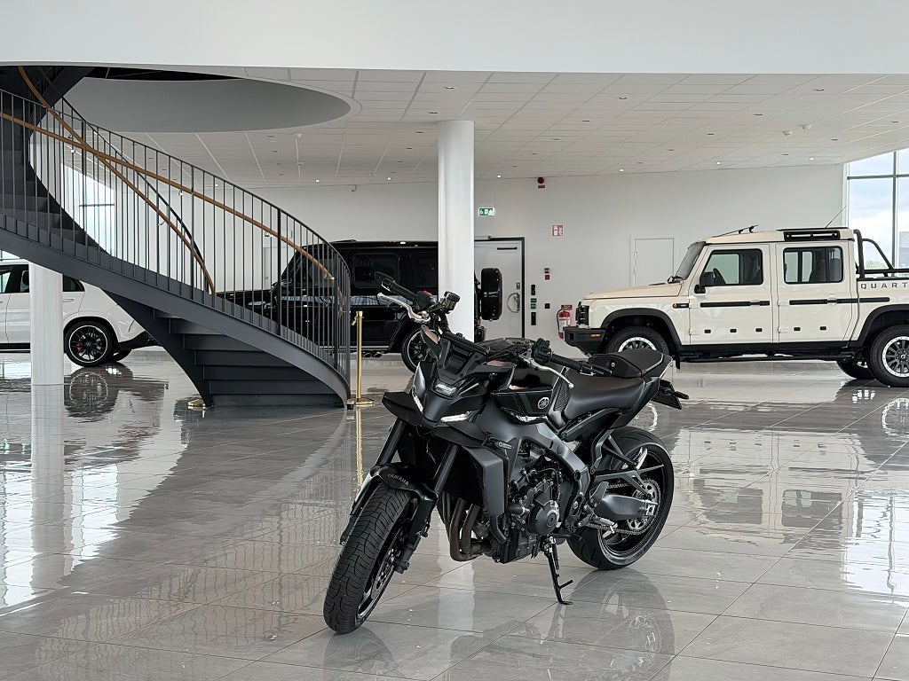 Yamaha MT-09 Dominator Avgassystem / Ny Servad