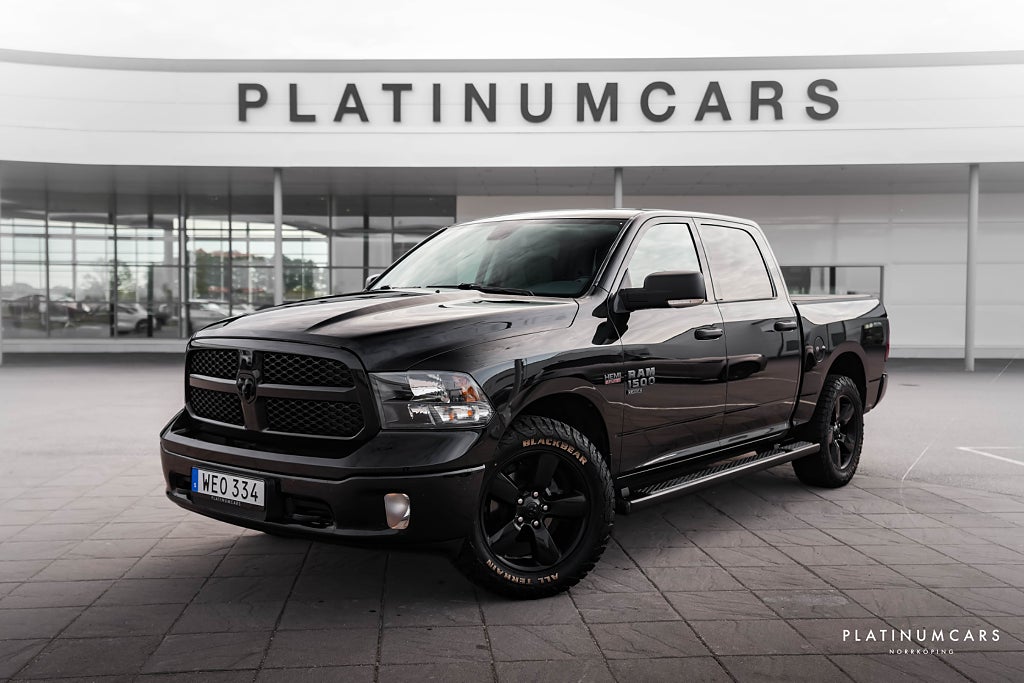 RAM 1500 Classic Crew Cab 5.7 V8 HEMI 4x4 396hk / Taklucka