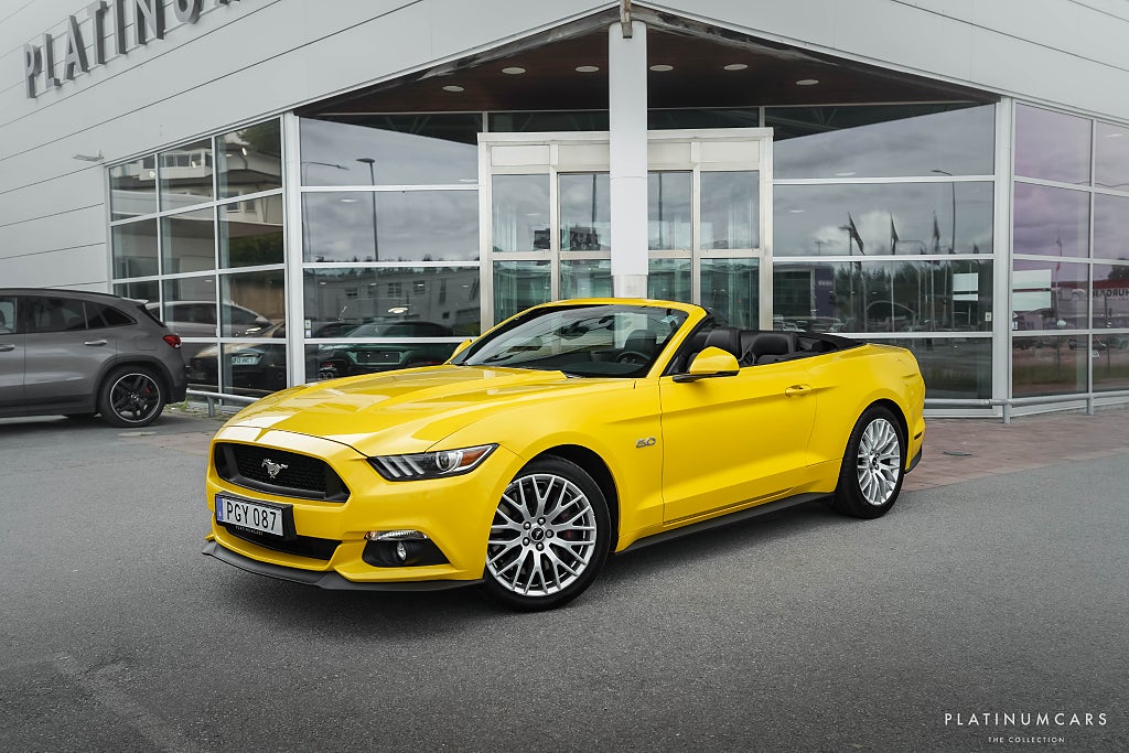 Ford Mustang GT Convertible 421hk / Sv.Såld / Låga mil / Shaker