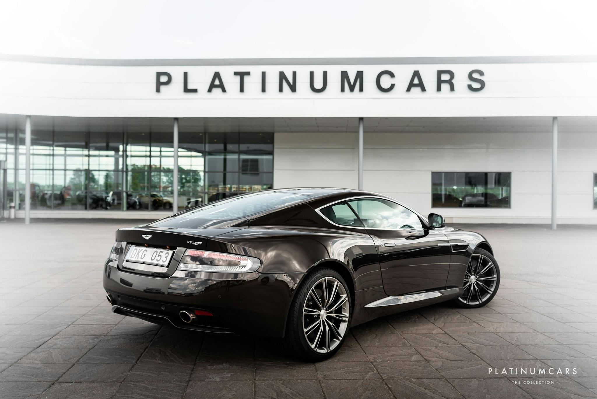 Aston Martin Virage 6.0 V12 497hk / Låga mil / B&O / Läder