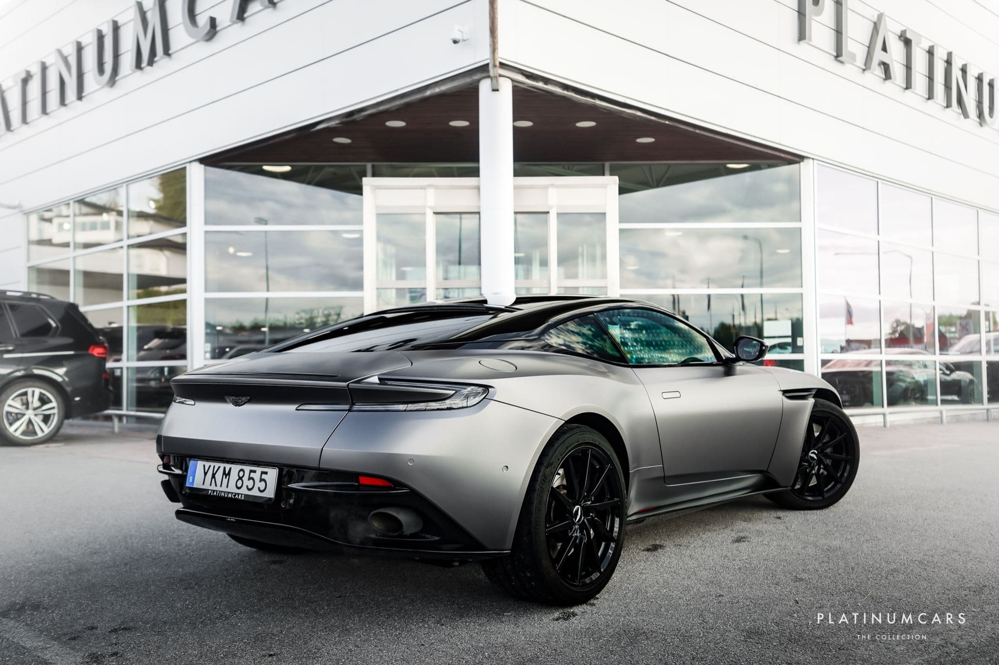 Aston Martin DB11 4.0 V8 Coupé 510 HK / Sv.Såld / Carbon 