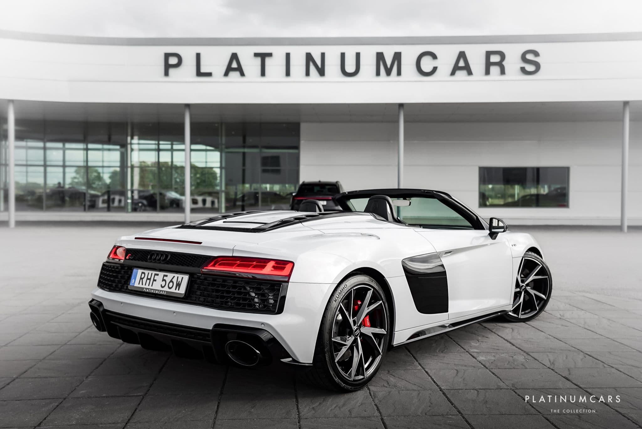 Audi R8 Spyder V10 FSI RWS 540hk / Black & White / LASER