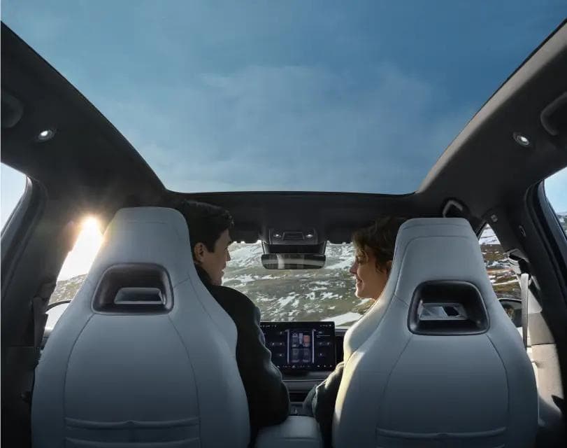 Panoramaglastak med elektrisk solskyddsgardin