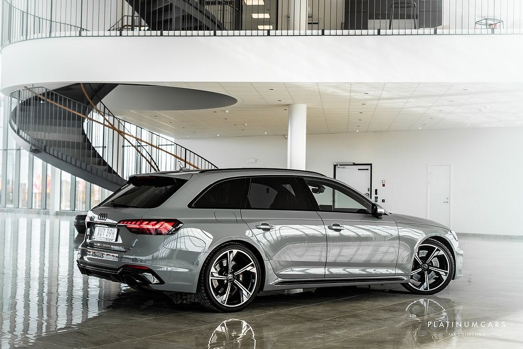 Audi RS4 Avant Q 450hk / Sv.såld / Optik / B&O / Drag