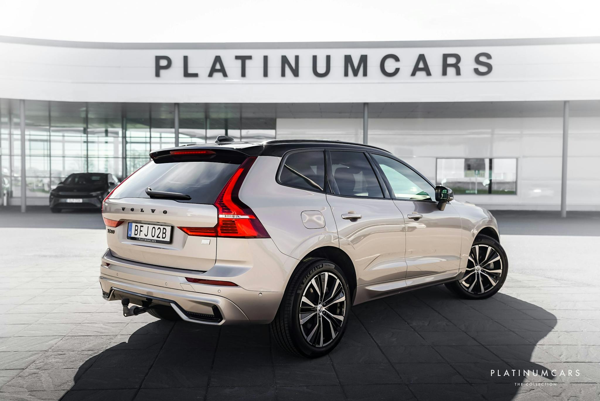 Volvo XC60 Recharge T6 AWD Ultimate / R-Design / LEASEBAR