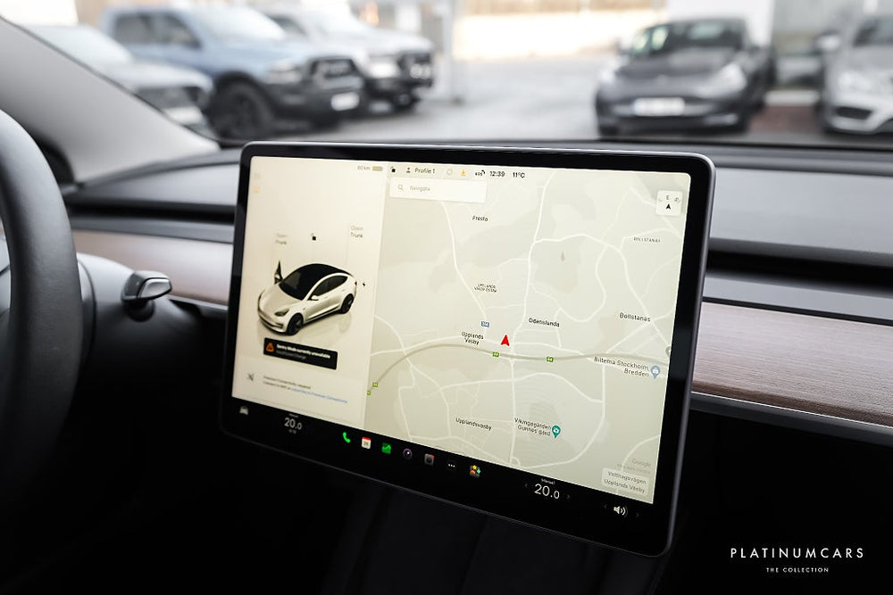 Tesla Model 3 Standard Range 2023 / LEASEBAR