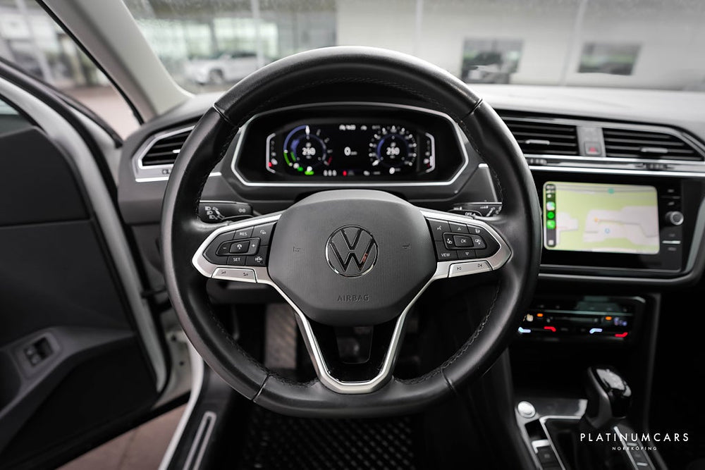 Volkswagen Tiguan eHybrid 1.4 TSI DSG 245hk / Elegance / V-hjul / Matrix