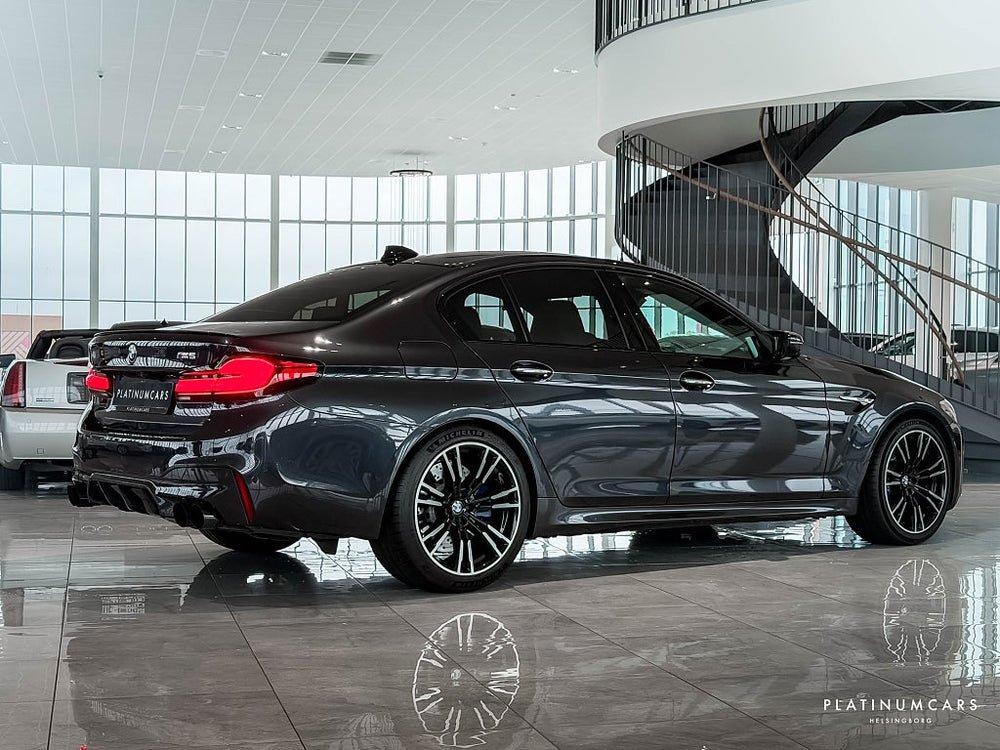 BMW M5 4.4 V8 AWD 600hk / Individual / B&W / HUD / Kolfiber