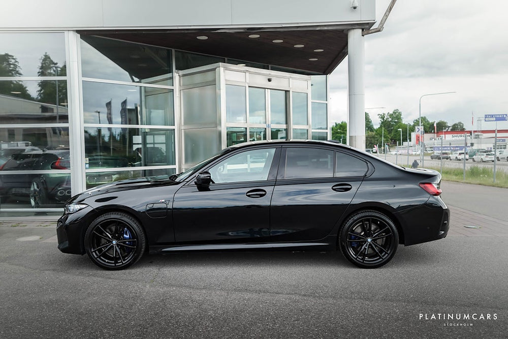 BMW 330e xDrive Sedan M Sport 292hk 2024 / LEASEBAR / Kolfiber