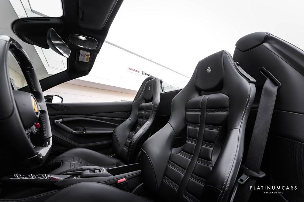 Ferrari F8 Tributo Tributo Spider 720hk / SPEC / Kolfiber  / Låga mil