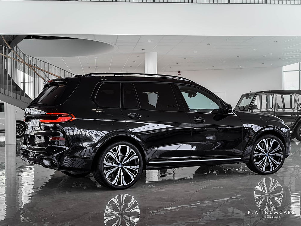 BMW X7 M Sport Pro Exclusive | B&W | 23" | Massage | Se Spec
