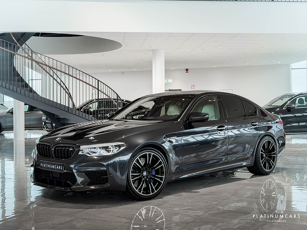 BMW M5 4.4 V8 AWD 600hk / Individual / B&W / HUD / Kolfiber