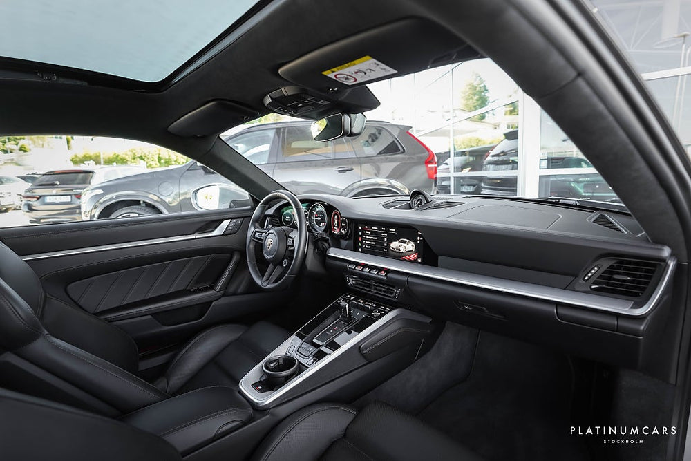 Porsche 911 992 Turbo S PDK 650 hk / Akrapovic / Taklucka / Sv.Såld