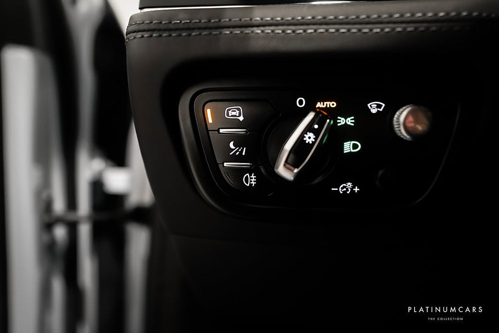 Bentley Bentayga V8 First Edition / Blackline / Mulliner