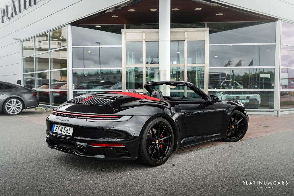 Porsche 911 992 Carrera 4S Cab PDK 450hk / Sv.såld / SE SPEC!