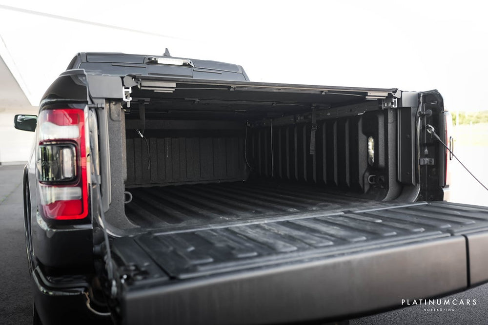 RAM 1500 Limited Night Rambox Tailgate V8 HEMI / LEASEBAR