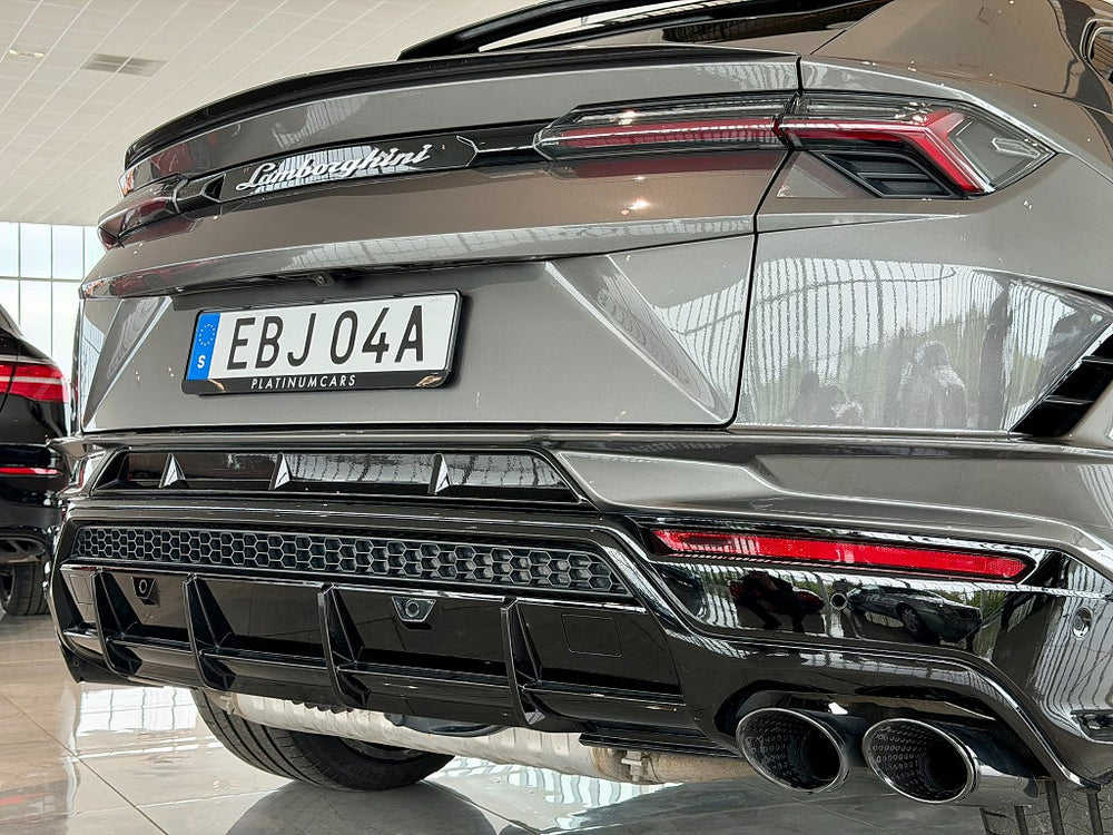 Lamborghini Urus S 666hk 2024 / Sv.såld / Style / Dark / B&O