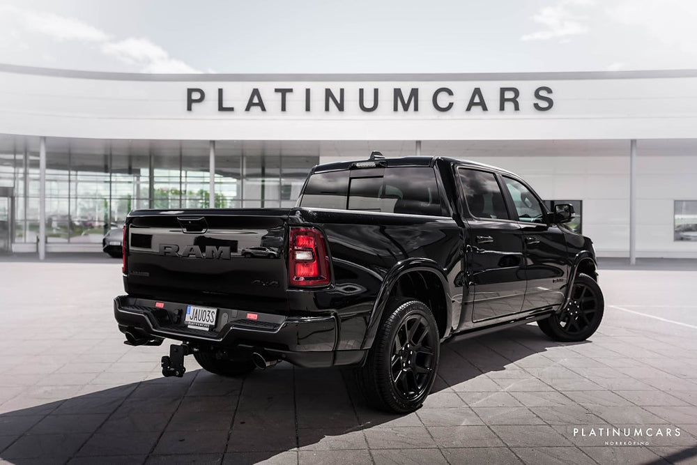 RAM 1500 Laramie Night Premium 2026 / NYA MOD/ LEASEBAR