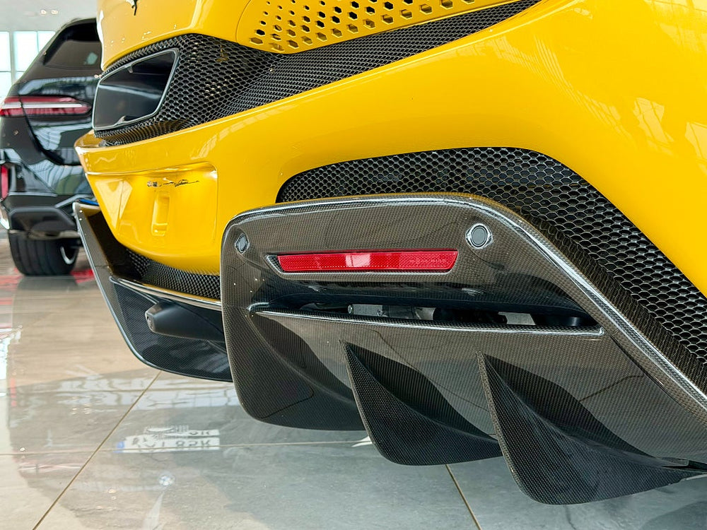 Ferrari 296 GTS 830hk / FULL CARBON / LIFT / SPECIALFÄRG