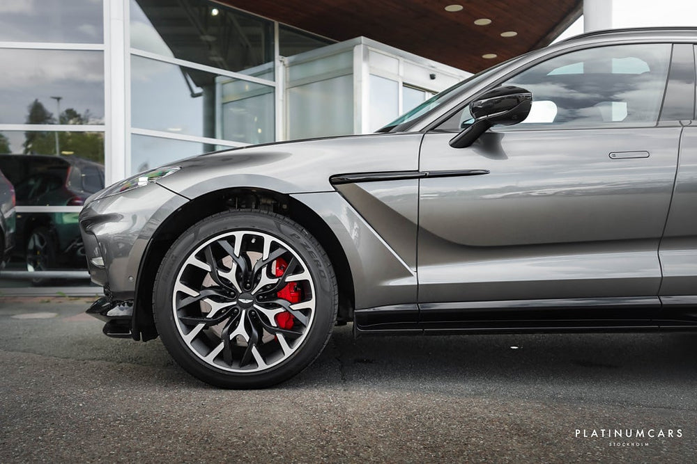 Aston Martin DBX707 707 4.0 V8 707HK / LEASEBAR / Carbon / Sv.Såld