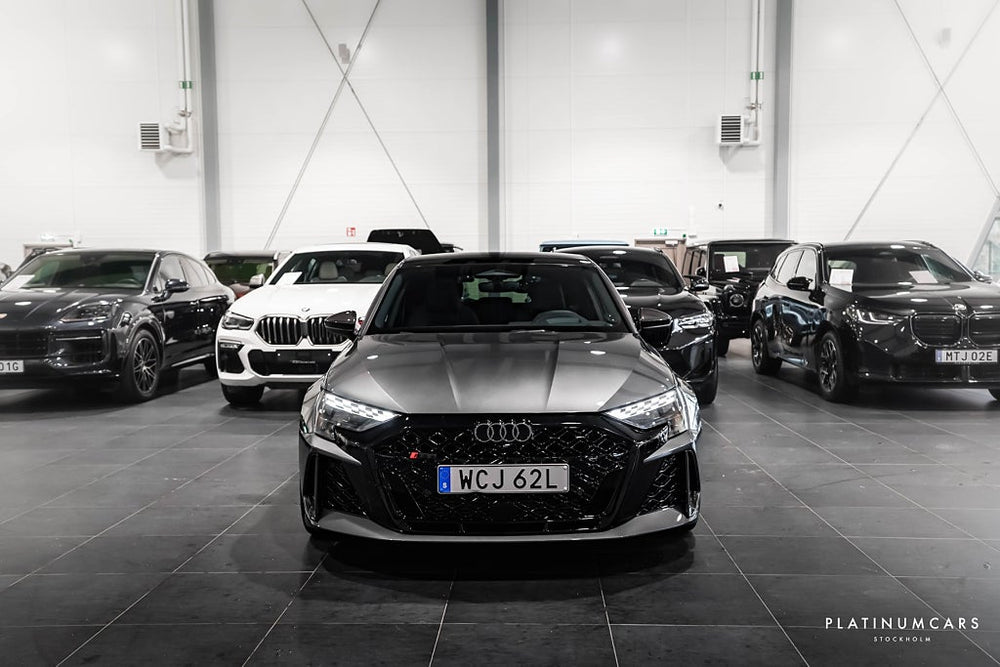 Audi RS3 Sportback 400hk 2026 / Kolfiber / Pano / RS Avgas