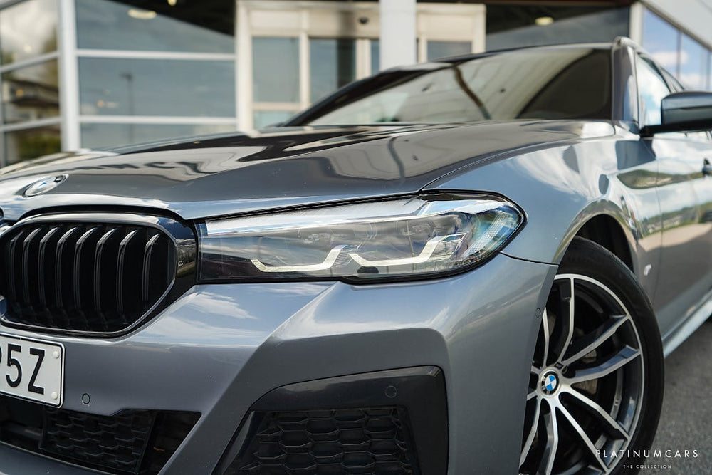BMW 520d xDrive Touring M Sport / Värmare / Drag / Sv.Såld