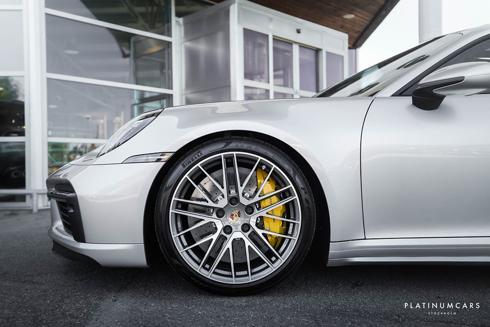 Porsche 911 992 Turbo S PDK 650 hk / Akrapovic / Taklucka / Sv.Såld