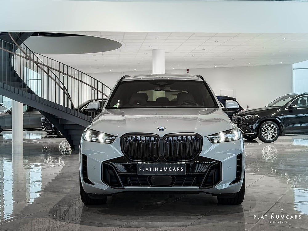 BMW X5 xDrive50e 490hk 2025 / M Sport Pro / Pano / H&K