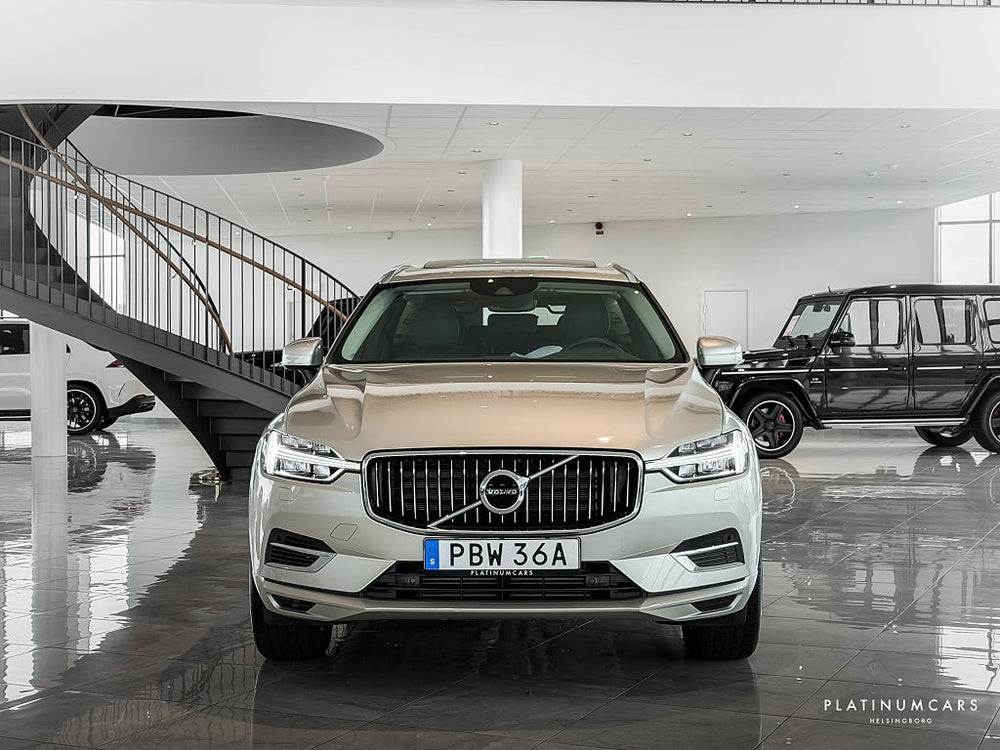 Volvo XC60 Recharge T6 AWD Momentum Advanced 341hk / Pano / VOC