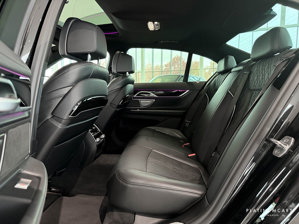 BMW 745e Steptronic M-Sport 394hk / Sv.såld / HUD / H&K
