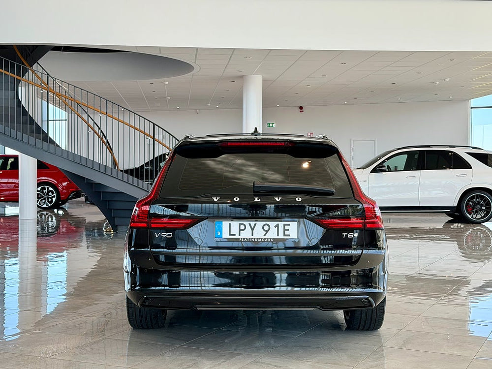 Volvo V90 T8 AWD 456hk / Ultra Dark / B&W / Luftfjädring / Pano
