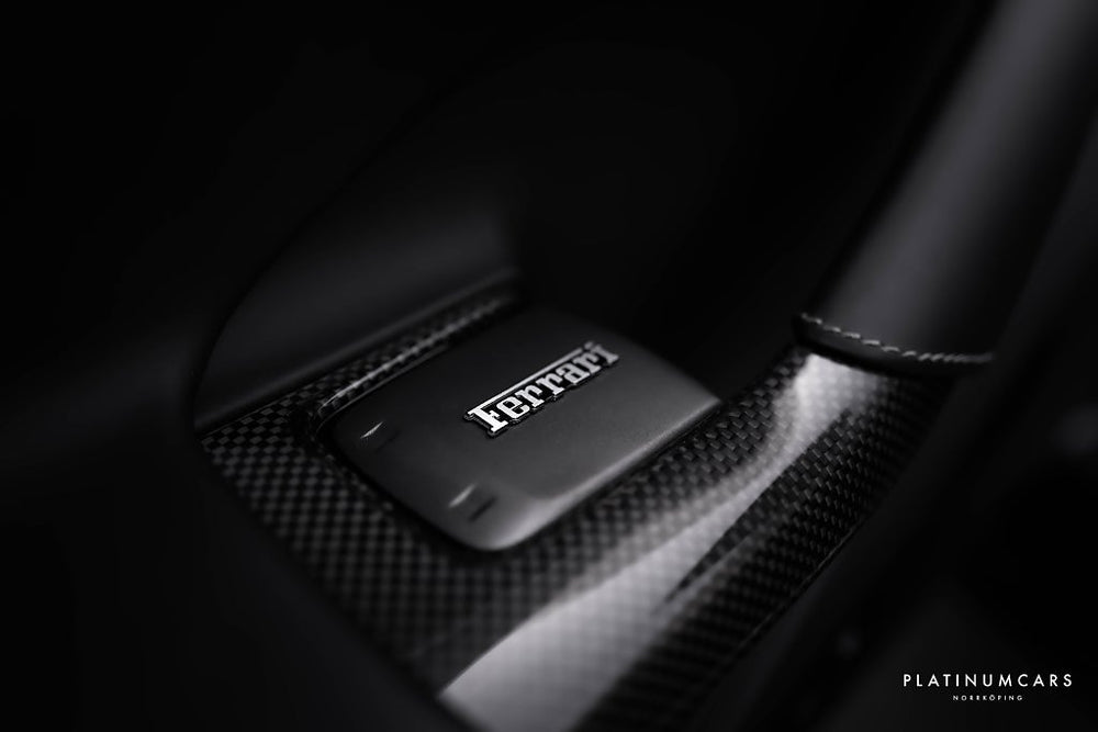 Ferrari F8 Tributo Tributo Spider 720hk / SPEC / Kolfiber  / Låga mil