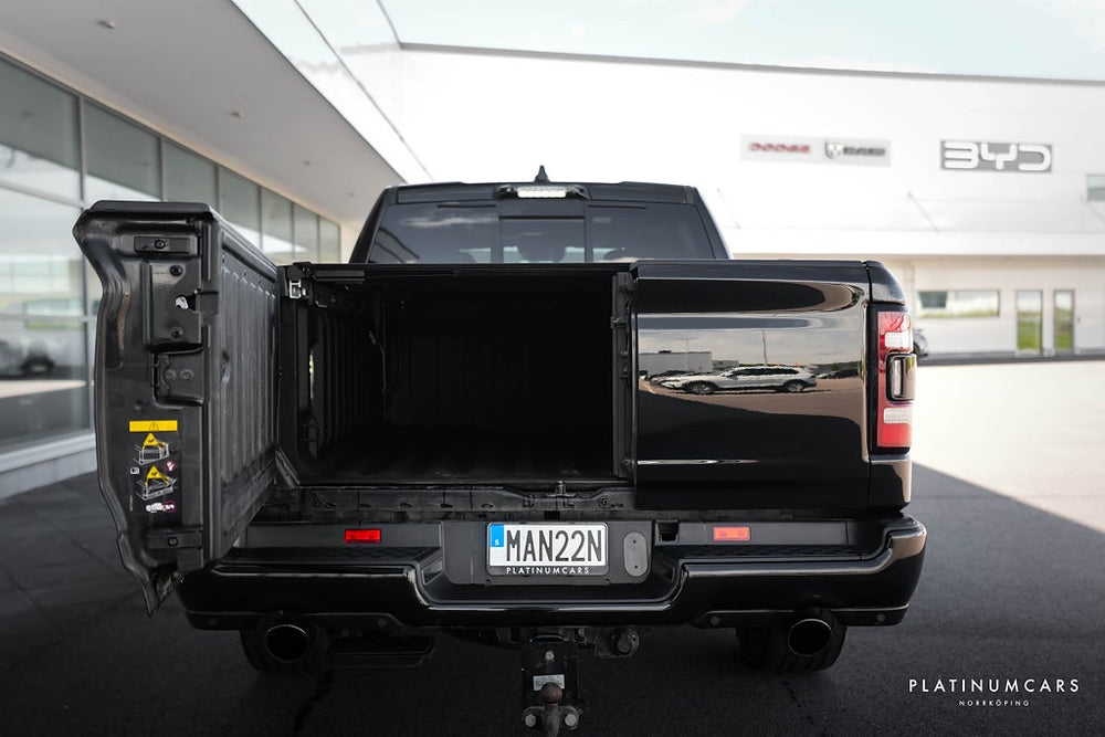 RAM 1500 Limited Night Rambox Tailgate V8 HEMI / LEASEBAR