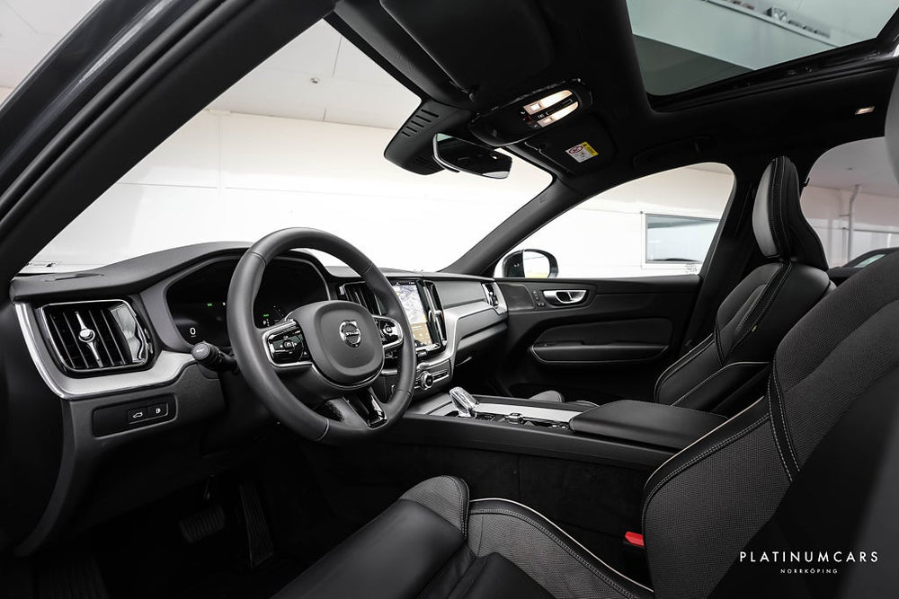 Volvo XC60 II Recharge T6 AWD Plus Dark Edition / LEASEBAR