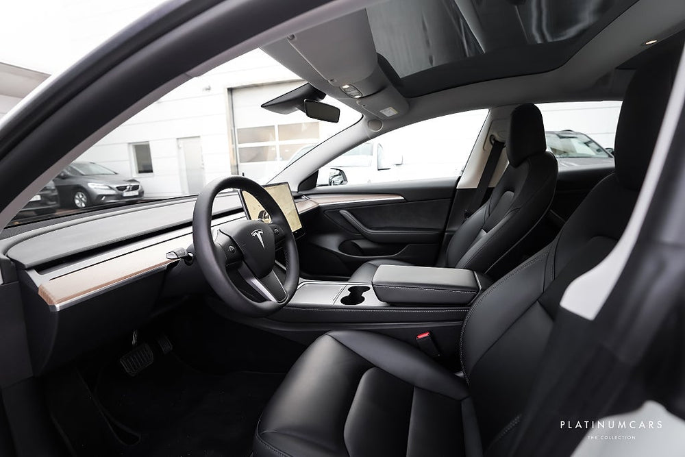 Tesla Model 3 Standard Range 2023 / LEASEBAR