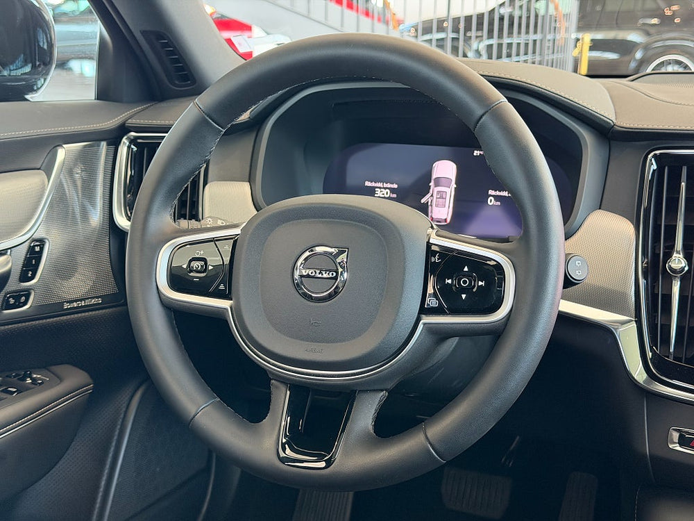 Volvo V90 T8 AWD 456hk / Ultra Dark / B&W / Luftfjädring / Pano
