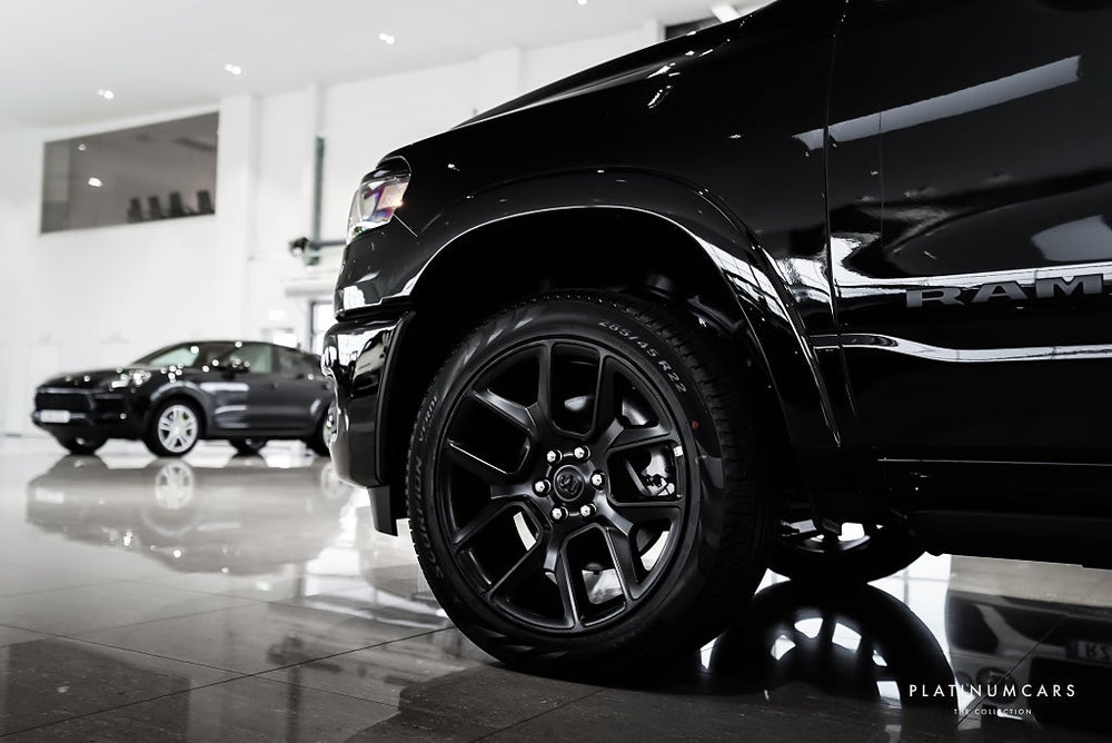 RAM 1500 Laramie Night Premium 2025 / NYA MOD/LEASEBAR