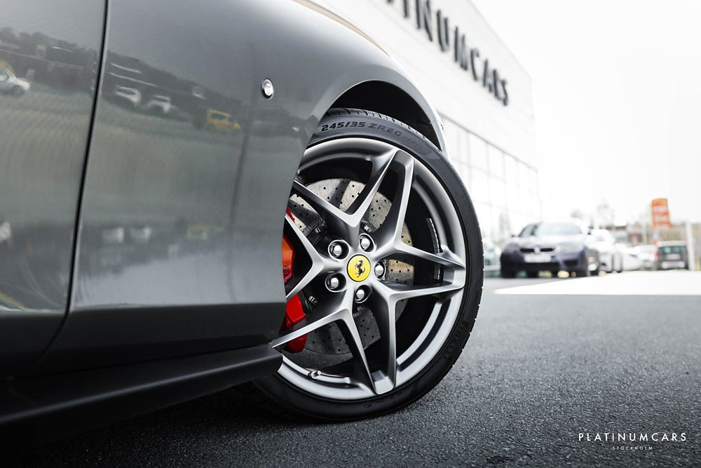Ferrari Roma Spider 620hk / Carbon / LEASEBAR