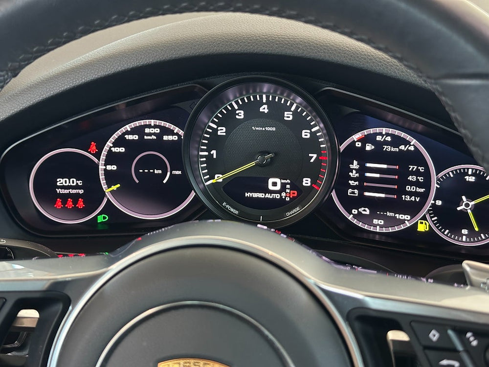 Porsche Cayenne E-Hybrid 462hk / Navi / Luftfjädring / Pano / Chrono