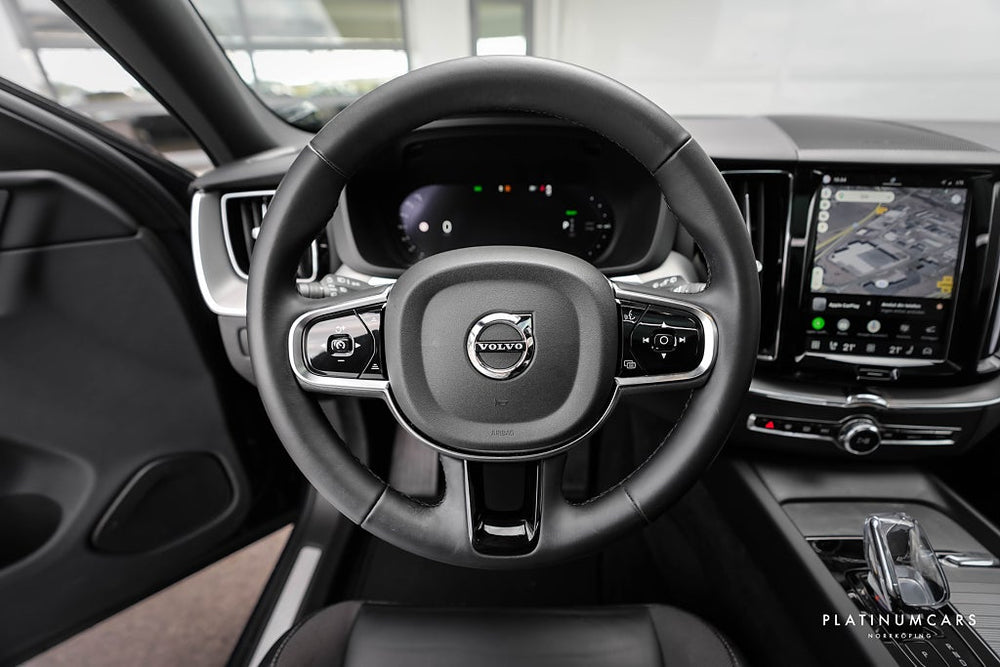 Volvo XC60 II Recharge T6 AWD Plus Dark Edition / LEASEBAR