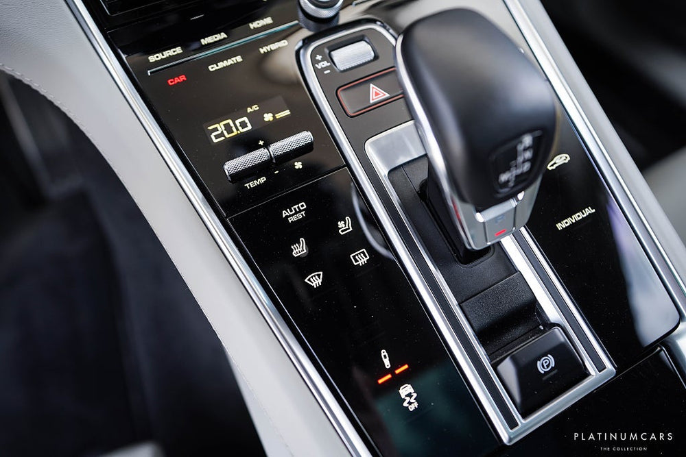 Porsche Panamera 4S E-Hybrid PDK 560HK / SportDesign / 18-vägs / SE SPEC