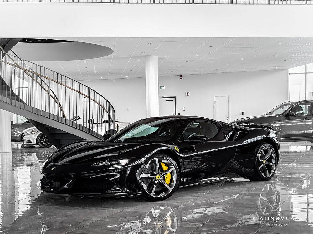 Ferrari SF90 Spider 1000hk / FIORANO / Sv.såld / LÅGA MIL