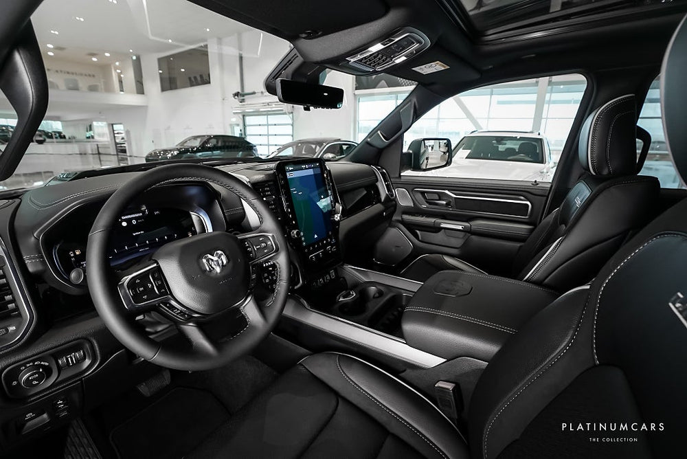 RAM 1500 Laramie Night Premium 2025 / NYA MOD/LEASEBAR