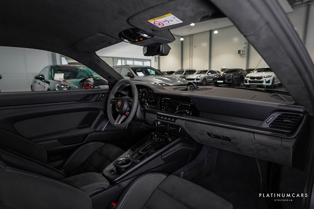 Porsche 911 Carrera 4 GTS 992.2 4 GTS 541hk / SportDesign Carbon / SE SPEC!