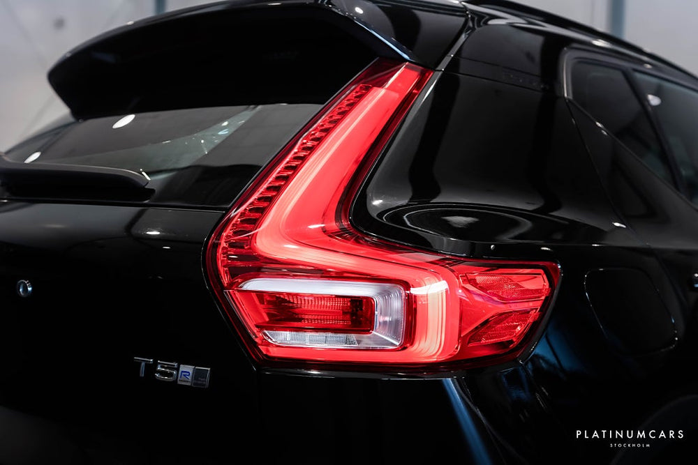 Volvo XC40 T5 Recharge R-Design / LEASEBAR / Värmare / Dragkrok