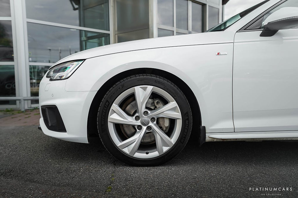 Audi A4 Avant 40 TDI Quattro S Line / Värmare / Drag / Pano